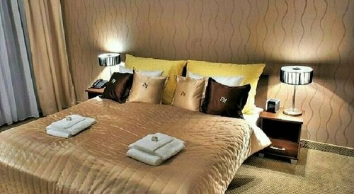 Hotel Rokoko, Đặt Khách sạn boutique Khách sạn ở Kosice có chỗ đỗ xe, Bãi đậu xe