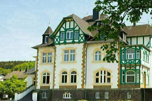 Alte Landratsvilla Hotel Bender, Prenota Hotel Westerburg 
