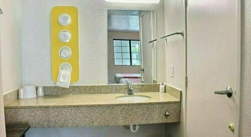 San Luis Obispo Hostel, Забронировать Хостел Сан-Луис-Обиспо San Luis Obispo County, рядом с Площадь Mission