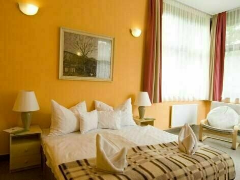 Cardoner Hotel és Konferenciaközpont, Réserver Hôtel Hôtels à Pest avec parking, Parking