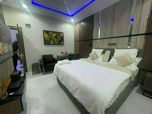 Armed Forces Officers Mess & Suites, Book Hotel Hoteller i Abuja med parkering, Parkering