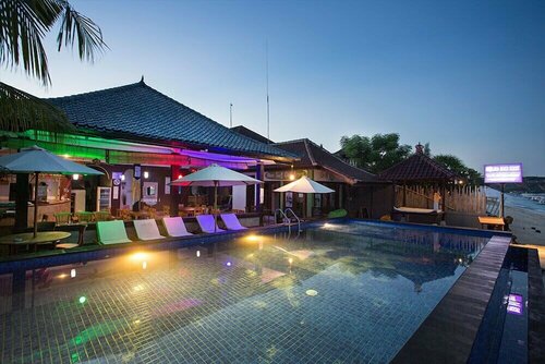 Linda Beach Hotel, Забронировать Отель Отели Лембонган с парковкой, рядом с Пляж Тамаринд, Парковка