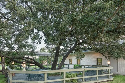 Quality Inn Ennis, Забронировать Отель Эннис Dallas - Fort Worth Metropolitan Area