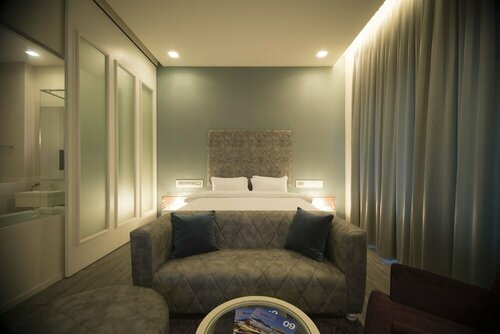 The Beverly Hills Hotel, Buchen Sie Hotel Nakhon Ratchasima Provinz Nakhon Ratchasima