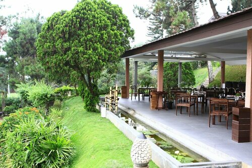 Lembang Asri Resort, Забронировать Курортный отель Отели провинции Западной Явы с бассейном, Бассейн