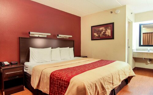 Red Roof Inn Detroit Troy, Book Hotel Hoteller i Michigan med parkering, Parkering