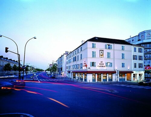 Hôtel Au Petit Caporal, Забронировать Отель Мезон-Альфор Val de Marne