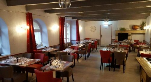 Hôtel Restaurant des Trois Pigeons, Rezervasyon Otel Chenay Poitou-Charentes