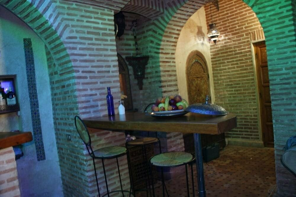 Riad O LY