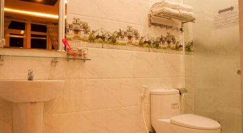 Dong Nam Hotel, Rezervovat Hotel Hotely v Ninh Thuan se snídaní, Snídaně