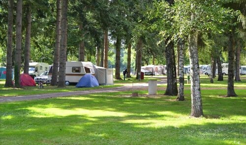 Camping Le Parc les Atypiques, Book Campingplads Hoteller i Rhône-Alps med parkering, Parkering