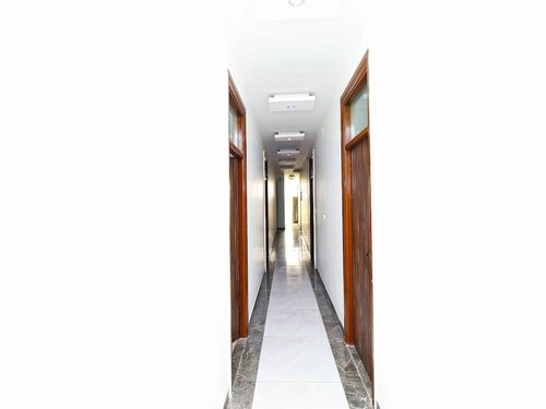 Oyo 28246 Rohtak Residency, Забронировать Отель Рохтак штат Харьяна