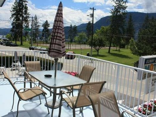 Sunny Beach Motel, Забронировать Мотель Пентиктон Okanagan-Similkameen