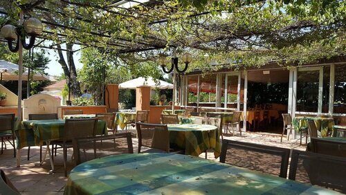 Hôtel Le Chêne Vert, Rezervovat Hotel Bollène Vaucluse