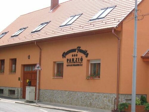 Rozmann Family Panzio  Apartmanhaz, Book Hotel Billige hoteller i Western Transdanubia