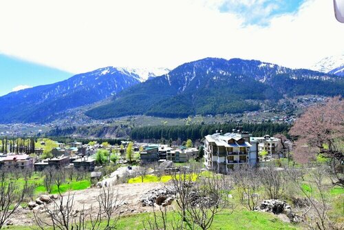 OYO 36116 Chatanya Resort, Забронировать Курортный отель Отели штата Химачал-Прадеш с завтраком, Завтраки
