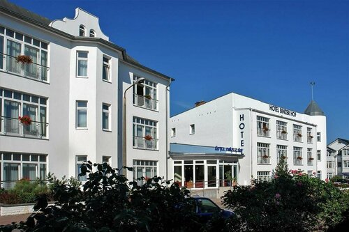 Hotel Binzer Hof, Забронировать Отель Отели земли Мекленбург-Передней Померания с парковкой, Парковка