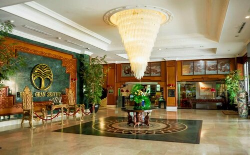 Gran Senyiur Hotel, Rezerwuj Hotel Hotele w Kalimantan z Parkingiem, Parking