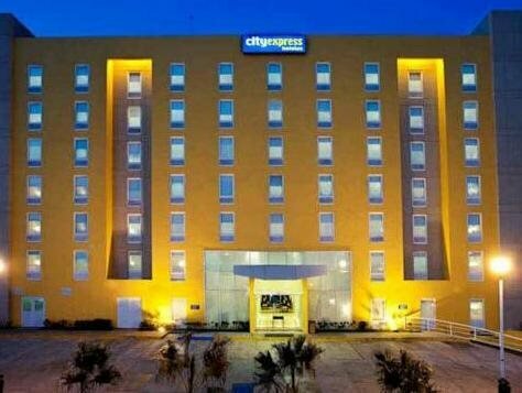City Express by Marriott Veracruz, Book Hotel Hotels in Veracruz with a Pool, Swimming Pool