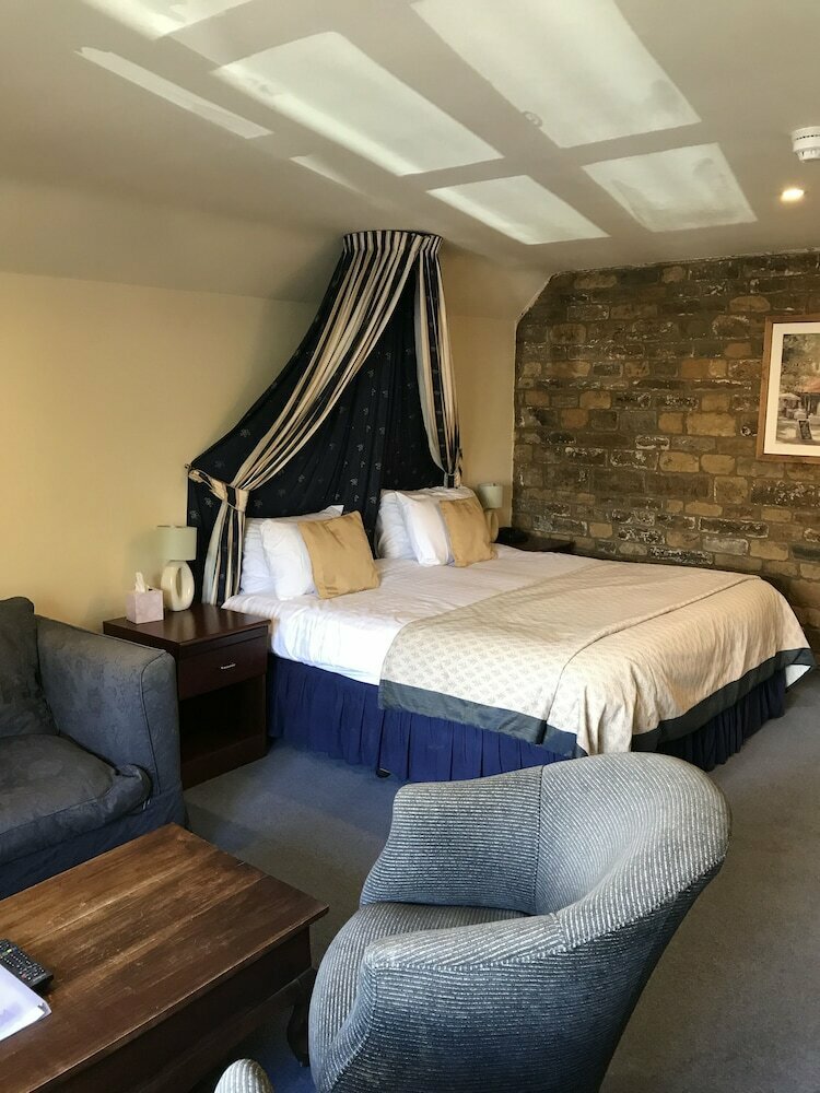 The Red Lion, Deddington