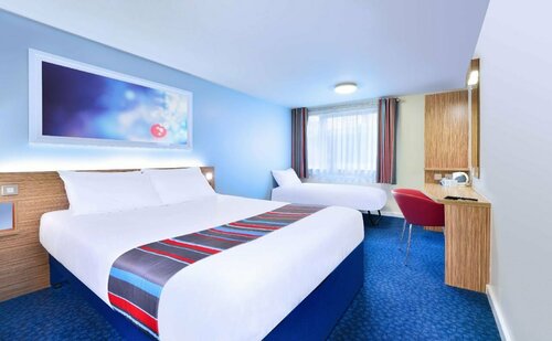 Travelodge London Chessington Tolworth, Забронировать Отель  