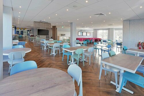 Travelodge Manchester Salford Quays, Забронировать Отель Солфорд 