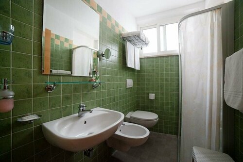 Hotel Plaza, Забронировать Отель Отели Риваззурра с парковкой, Парковка