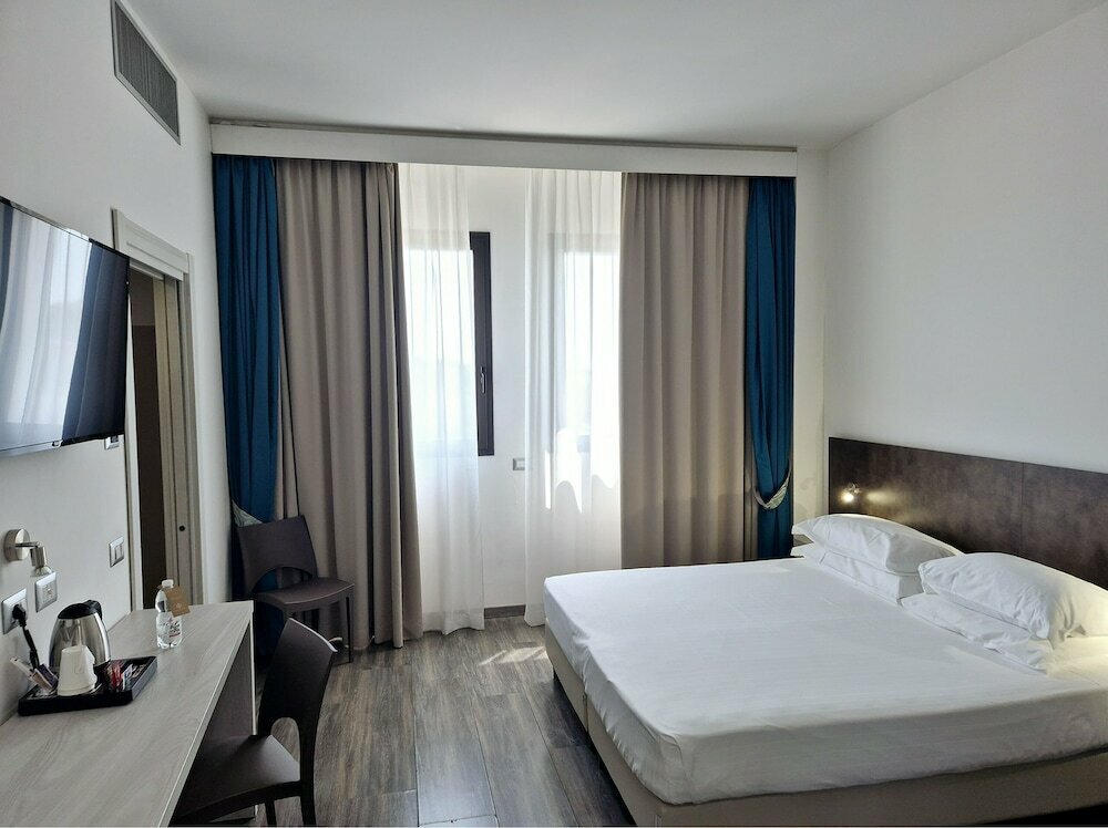 Phi Hotels