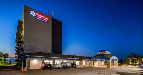Orangewood Inn & Suites Kci