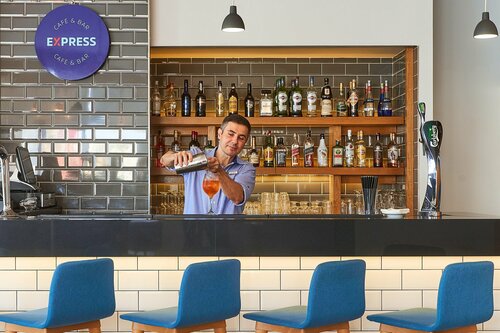 Holiday Inn Express Malta by IHG, Foglalás Szálloda San Ġiljan Málta