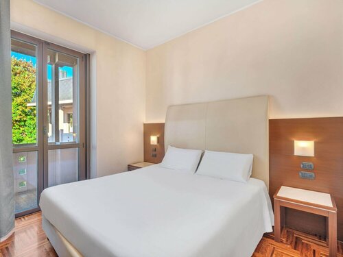 Hotel Habitat, Rezervați Bed and Breakfast Giussano Lombardia