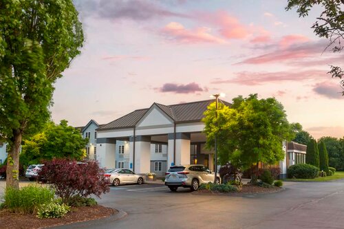 Days Inn by Wyndham Hartford/Closest Downtown, Забронировать Отель Хартфорд 