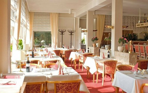 Seehotel Schwanenhof, Buchen Sie Hotel Mölln Lauenburgische Seen