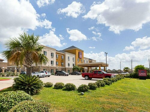 Days Inn & Suites by Wyndham Houston West Energy Corridor