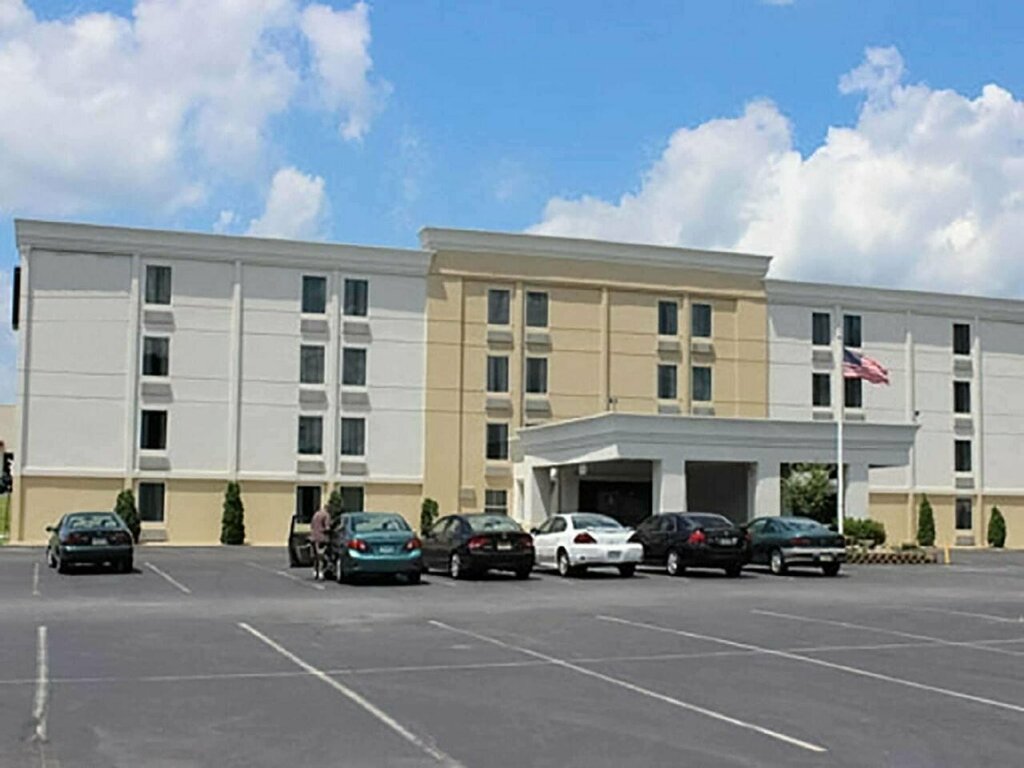 Red Roof Inn Plus+ Easton