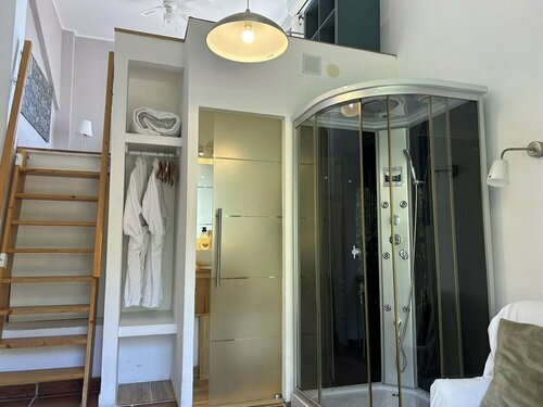 At Home in Malaga Stay & Solo Travellers, Prenota Hotel Hotel 4 stelle a Axarquía, 4*