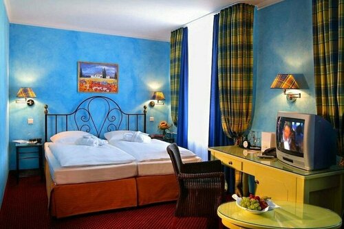 Hotel Goldene Traube, Забронировать Отель Термено-сулла-Страда-дель-Вино Lake Caldaro