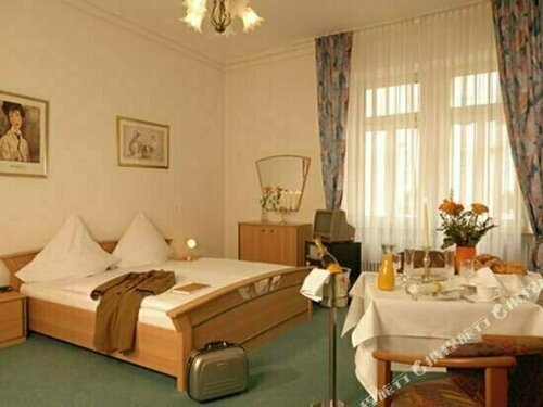 Hotel LOpera, Забронировать Отель Отели Баден-Бадена с парковкой, рядом с Faberge Museum, Парковка