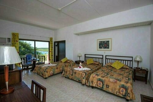 Faro Luna, Book Hotel Playa Rancho Luna Cienfuegos