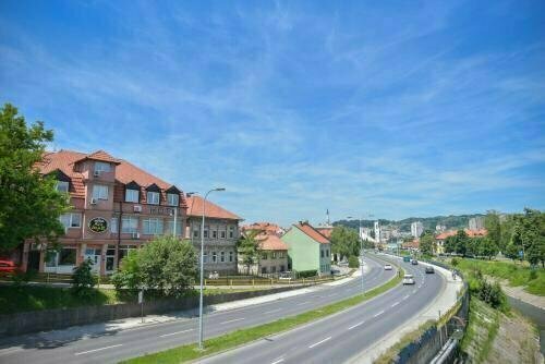 Hotel Miris Dunja, Забронировать Отель Тузла 