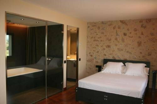 Hotel Mas Oliveres Pla de Palau, Varaa Hotelli Llers Pirineo Catalán