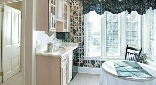 Bird-in-Hand Village Inn & Suites, Забронировать Отель «постель и завтрак» Смоктаун Ланкастер