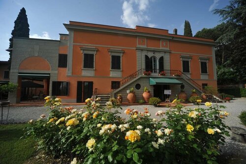 Agriturismo Villa de' Fiori, Book Villa Hoteller i Pistoia med parkering, Parkering