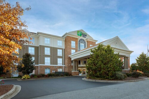 Holiday Inn Express & Suites Greensboro - Airport Area by IHG, Забронировать Отель Гринсборо Северная Каролина
