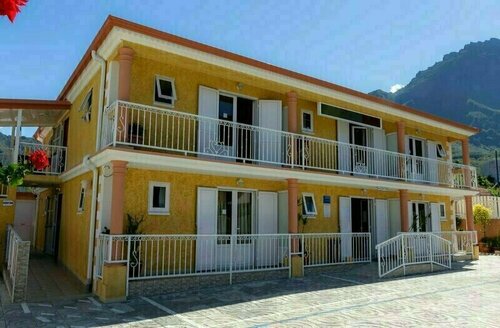 Résidence Hôtelière Otroiza, Đặt Khách sạn Khách sạn ở Cilaos có chỗ đỗ xe, Bãi đậu xe