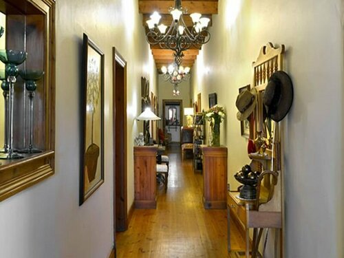 Centre-Ville Guest House, Забронировать Гостевой дом Гостевые дома Франсхук, рядом с Haute Cabriere Wine Estate, Гостевой дом
