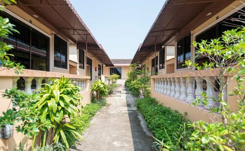 Dewa Phuket - Grand Pool Villa, Забронировать Отель Отели Най-Янг-Бич с парковкой, Парковка