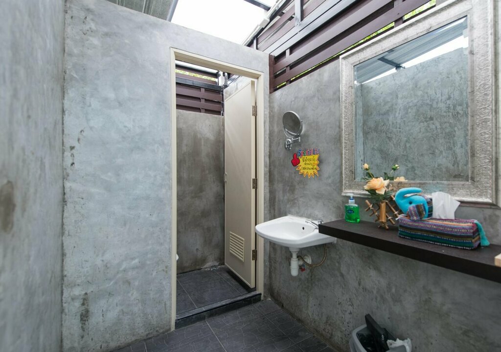 Nang Ta Yon At Ban Thap Chang Hostel
