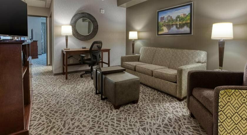 Drury Inn & Suites Huntsville Space & Rocket Center