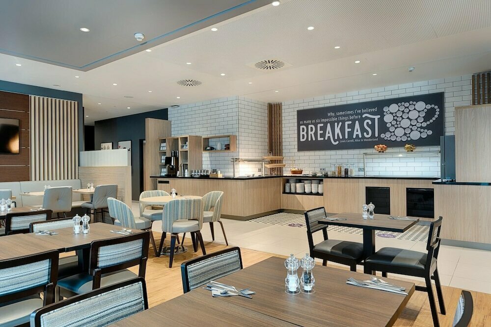 Premier Inn Frankfurt Westend Hotel